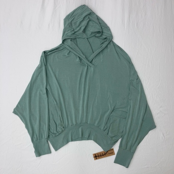 angelrox Tops - Angelrox Women's Beachcomber top one size fits most NWT